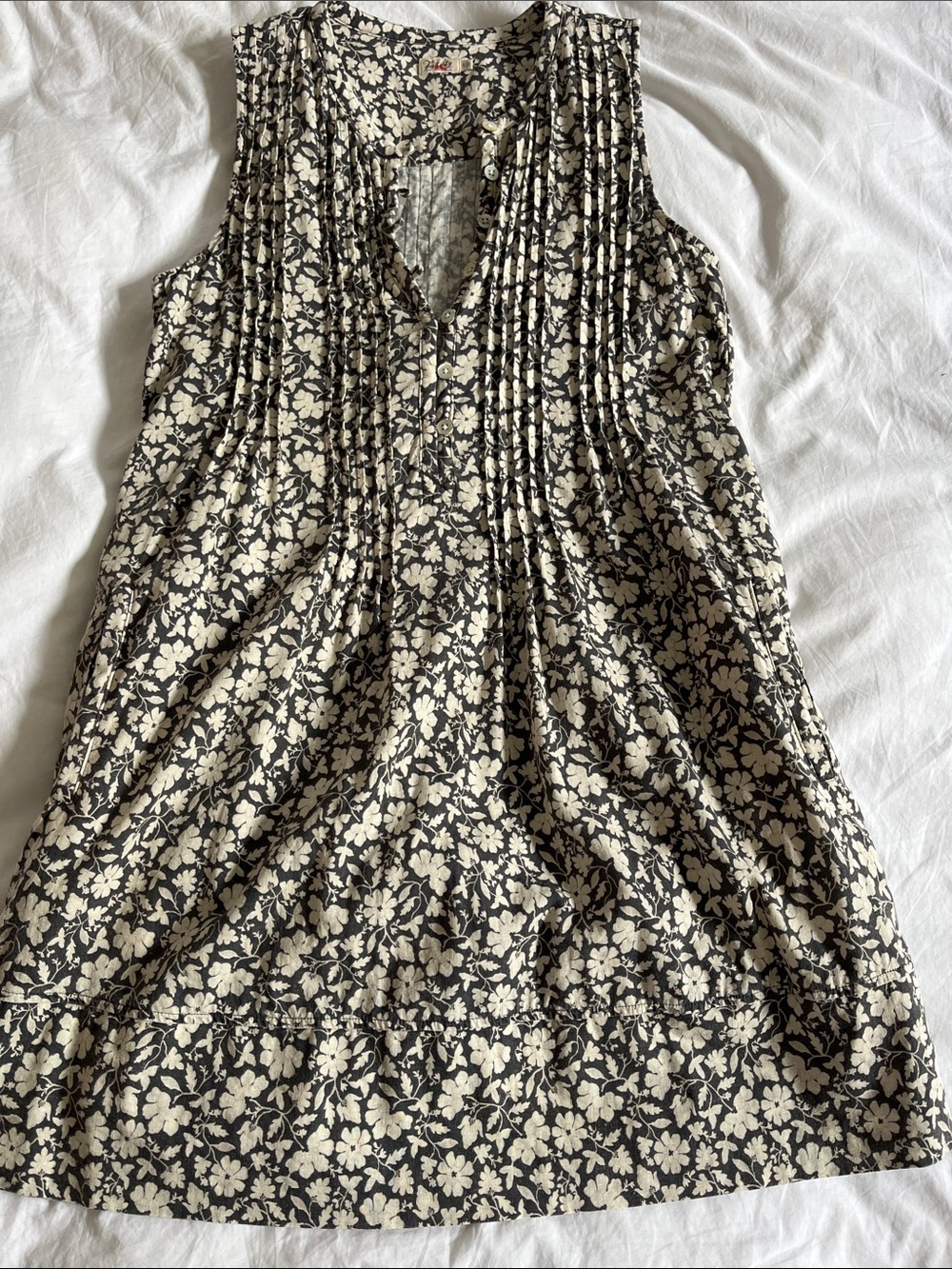 Faherty Isha dress in Nusa Floral Pattern ditsy floral print linen blend dress